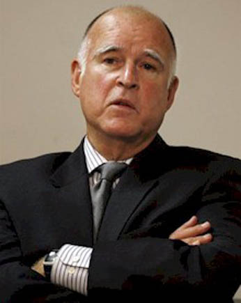 jerry_brown_crossed-arms.jpg